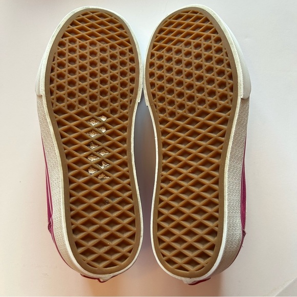 Vans Old Skool Women's Suede Lace up Sneakers in Fuchsia and White Size 7 - Picture 10 of 11